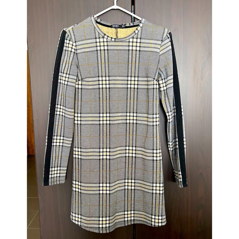 Long sleeve dress.